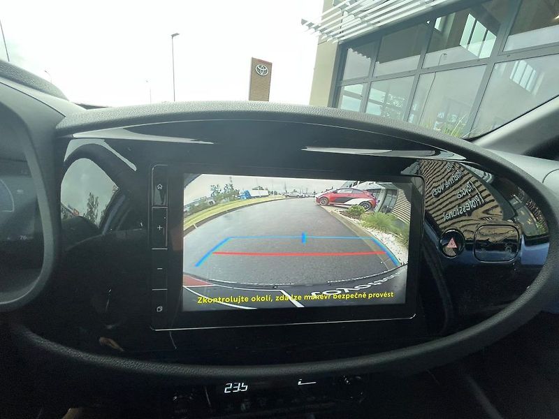 Toyota Aygo 1.5 Hybrid automat Style - fotka 27 z 27