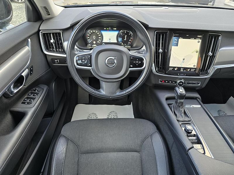 Volvo V90 D4 2,0 140kW 4x4 DPH MOMENTUM - fotka 8 z 45