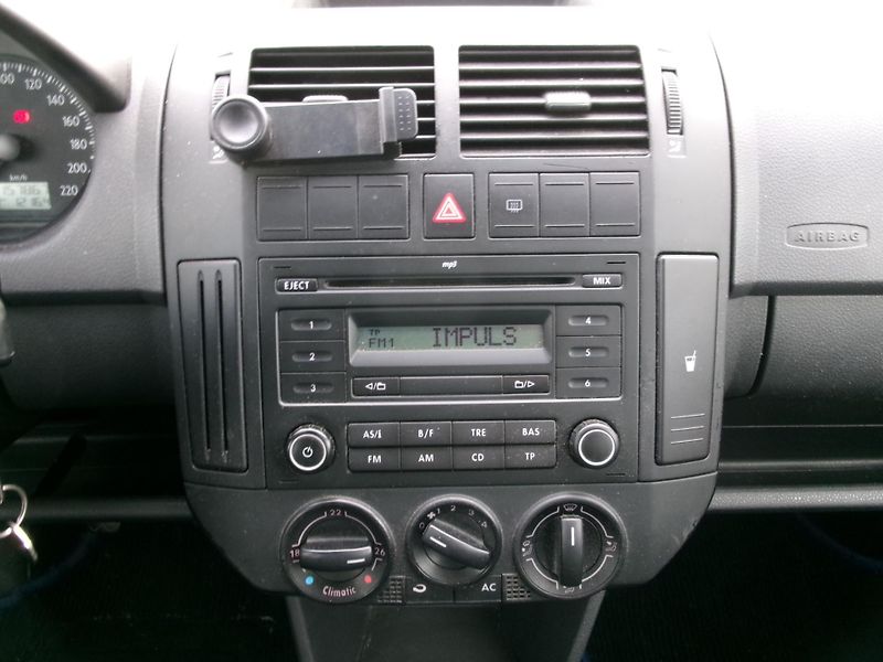 Volkswagen Polo (2007) 1,4TDI KLIMA - fotka 15 z 23