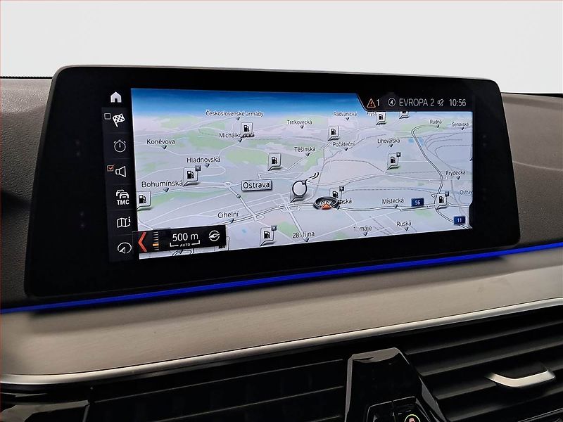 BMW Řada 5 (2017) Sport Line 530d xDrive, 4X4 - fotka 20 z 23
