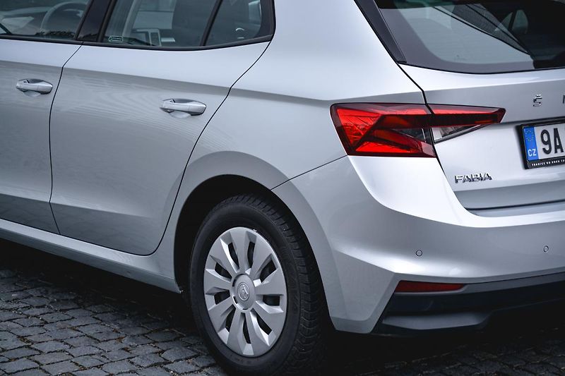 Škoda Fabia (2022) 4 Ambition 7ST Aut DSG 1MAJ ČR - fotka 25 z 36
