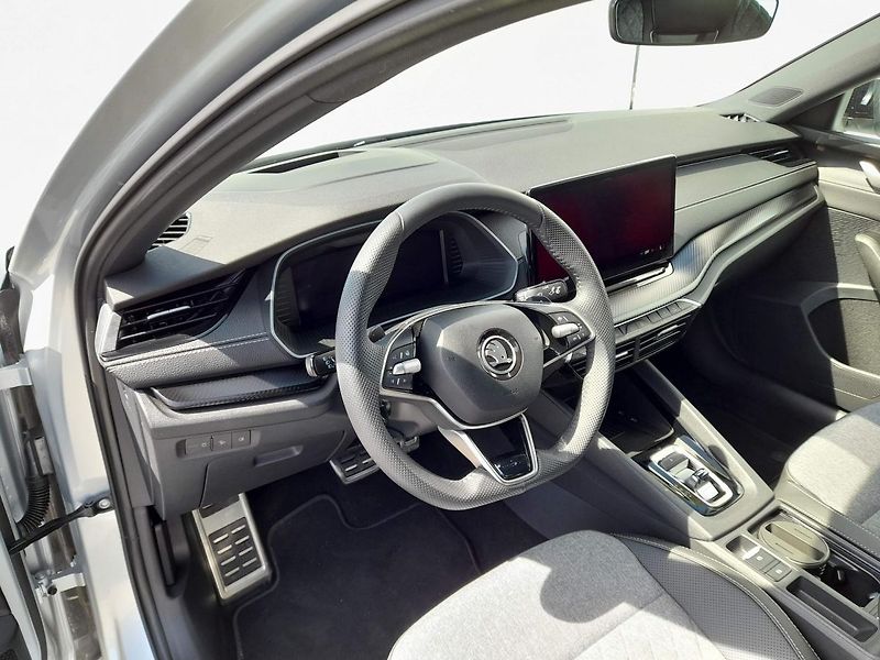 Škoda Octavia Sportline M-HEV 1.5 TSI 110kW - fotka 13 z 20