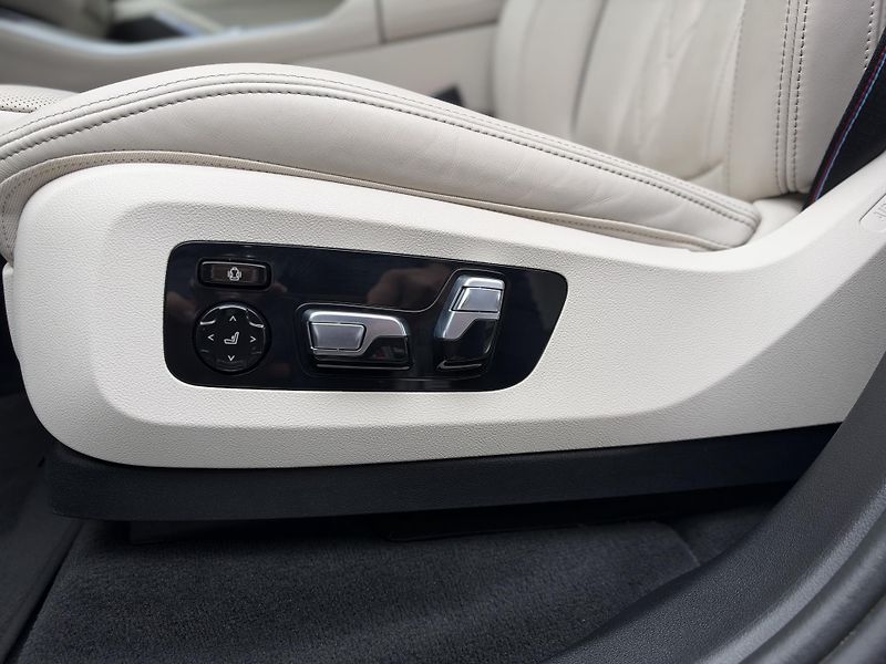BMW X5 30d M paket - fotka 16 z 16