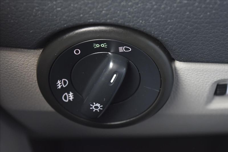 Volkswagen Transporter 2,0 TDI 110KW KLIMA TAŽNÉ NAVI - fotka 33 z 48