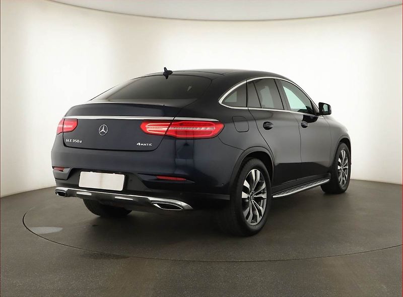 Mercedes-Benz GLE (2016) AMG line 350 d 4MATIC - fotka 5 z 20