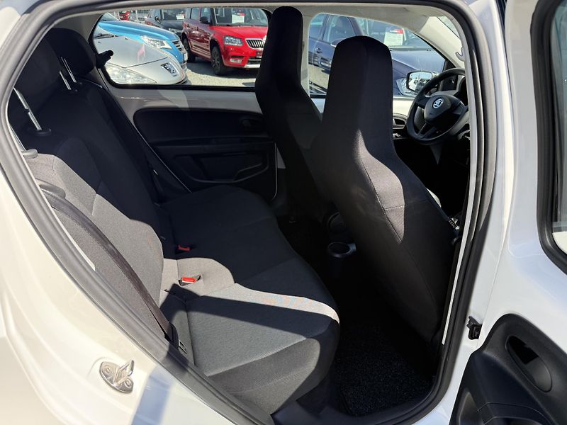 Škoda Citigo 1.0 MPI - fotka 11 z 13