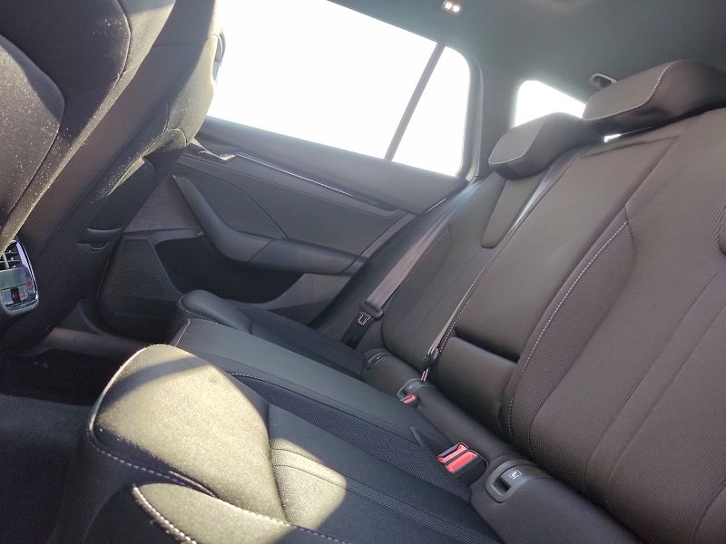 Škoda Octavia (2022) Combi SportLine 2,0 tdi 110 Kw - fotka 26 z 37