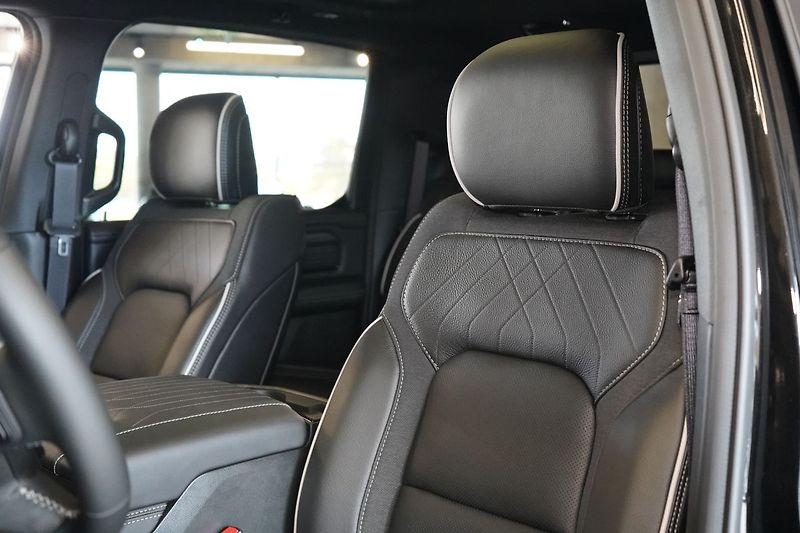 Dodge RAM (2026) 1500 Limited  V8 2026 - fotka 19 z 50