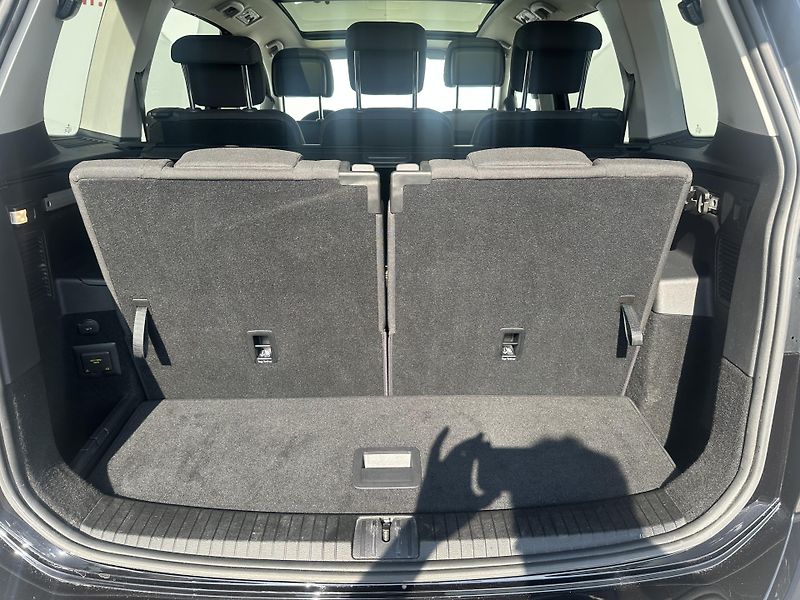 Volkswagen Touran (2015) 2.0 TDI se. knížka 7 míst - fotka 16 z 43
