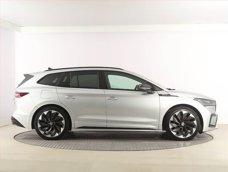 Škoda Enyaq (2021) Sportline iV 60 (62 kWh) - fotka 6 z 27