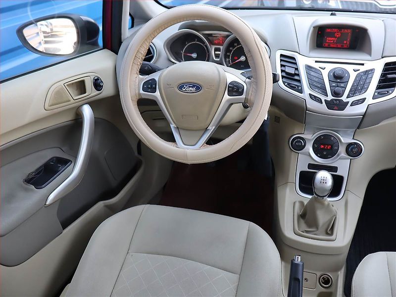 Ford Fiesta (2009) 1.6 TDCi, Tempomat - fotka 7 z 15