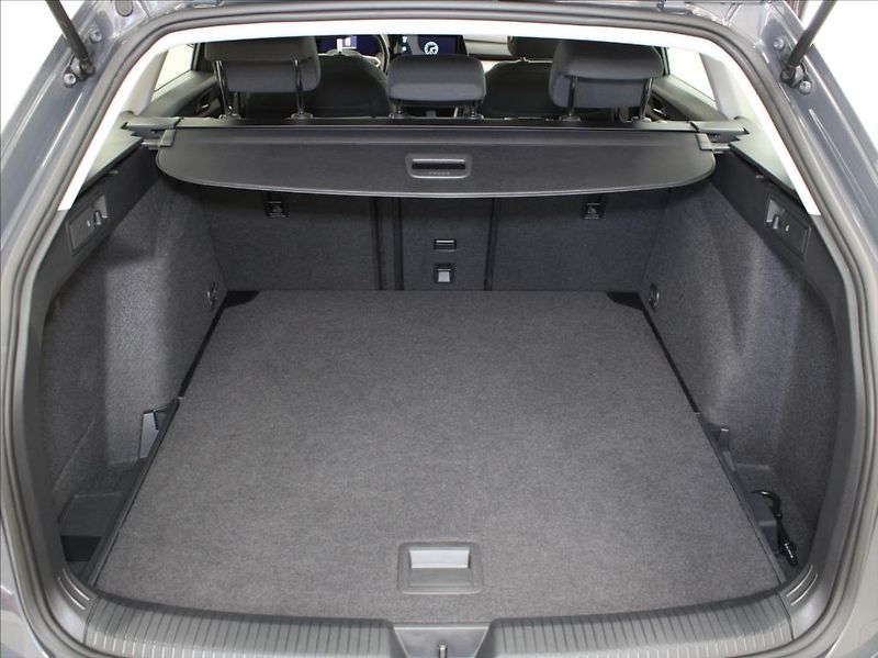 Volkswagen Golf 1,0 TSi DSG Variant 132tkm.ČR - fotka 21 z 22