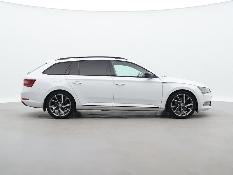 Škoda Superb 2,0 TDI DSG 4x4 Sportline - fotka 8 z 39