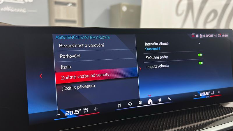 BMW X7 M60i X-DRIVE / ZÁRUKA / 7 MÍST - fotka 52 z 67