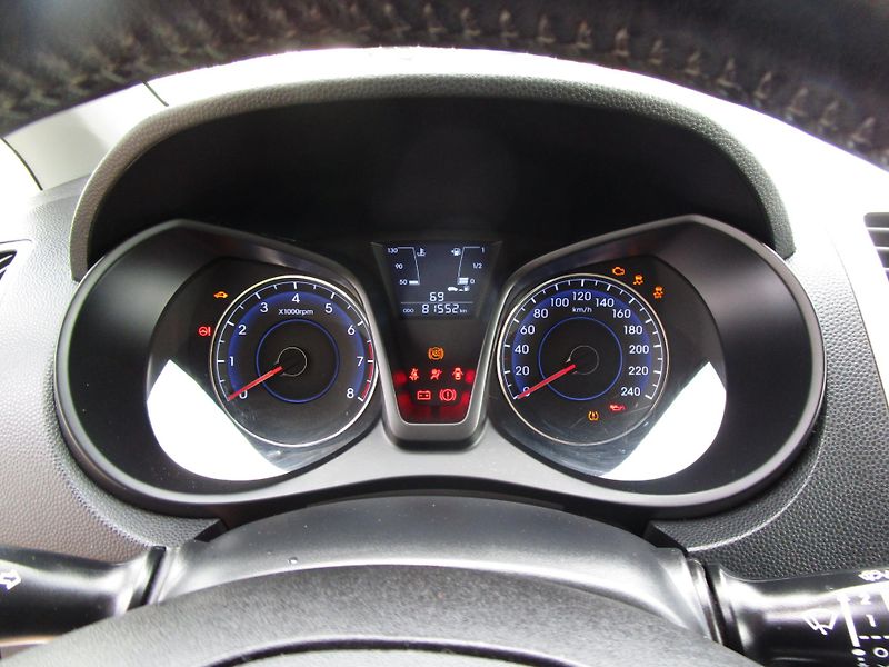 Hyundai ix20 1,4-66KW-KOUPEN V ČR - fotka 10 z 14