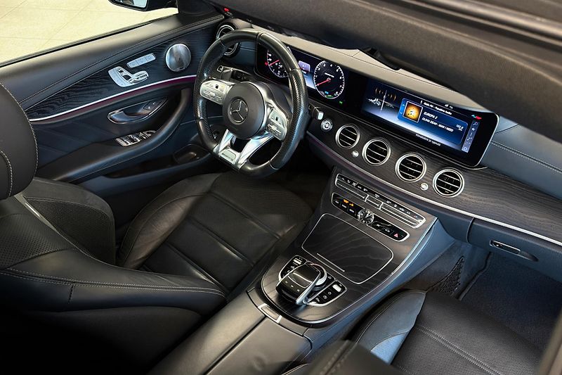 Mercedes-Benz Třídy E (2018) Mercedes-Benz E 53 AMG 4Matic+ - fotka 31 z 52