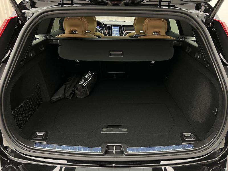 Volvo V60 (2026) B4 PLUS DARK AUT - fotka 6 z 47
