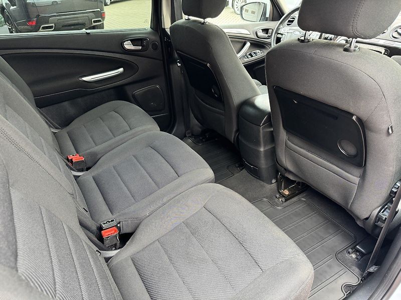 Ford S-MAX (2010) 2.0TDCi Digi Klima Tempomat - fotka 18 z 47