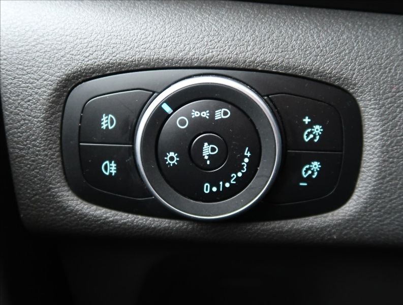 Ford Transit Custom 2,0 TDCi ČR 1 MAJITEL - fotka 16 z 27