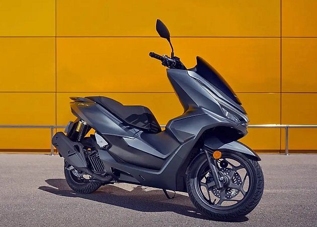 Mezi malými městskými skútry je už pár let bestsellerem Honda PCX., zdroj: Se svolením Honda