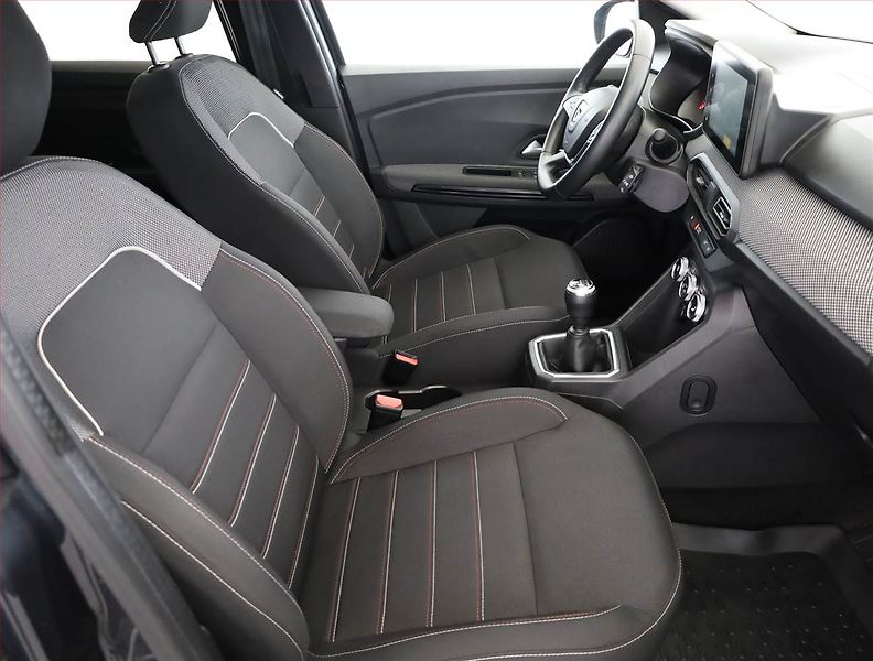 Dacia Jogger (2022) Extreme 1.0 TCe, LPG, 7 míst - fotka 7 z 20