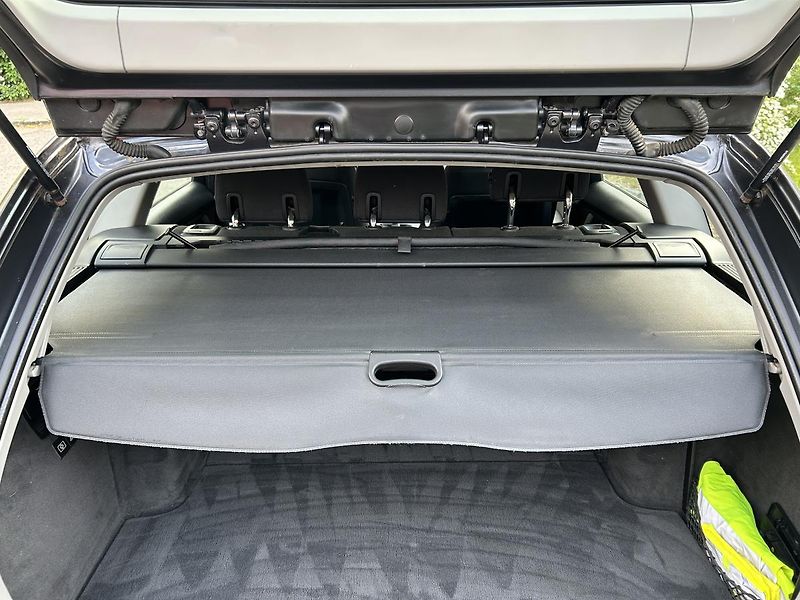 BMW Řada 3 320i  - fotka 47 z 51