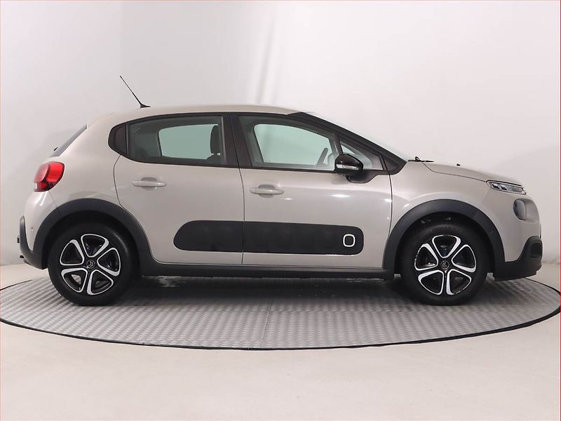 Citroën C3 (2017) 1.2 PureTech, Automat - fotka 6 z 23
