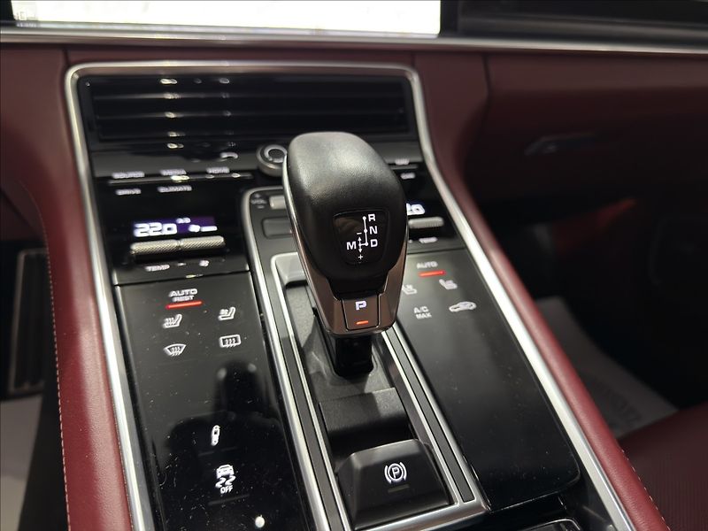 Porsche Panamera 4,0   4S 421HP APPROVED 27 SOF - fotka 20 z 37