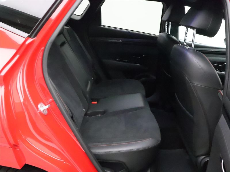 Hyundai Tucson 1,6 T-GDI 4x4 N-Line 1.Maj DPH - fotka 13 z 27