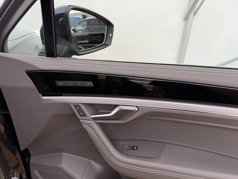 Volkswagen Touareg 3.0Tdi*210kw*1MAJ*DPH*ELEGANCE - fotka 22 z 49