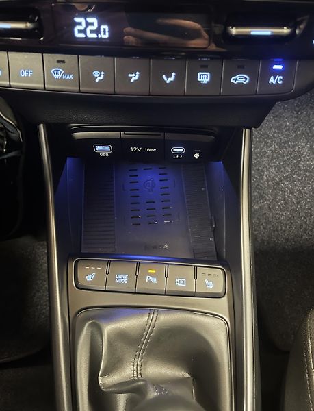 Hyundai i20 1.0 T-GDI, 73 kW, ČR, 1. MAJ. - fotka 19 z 29