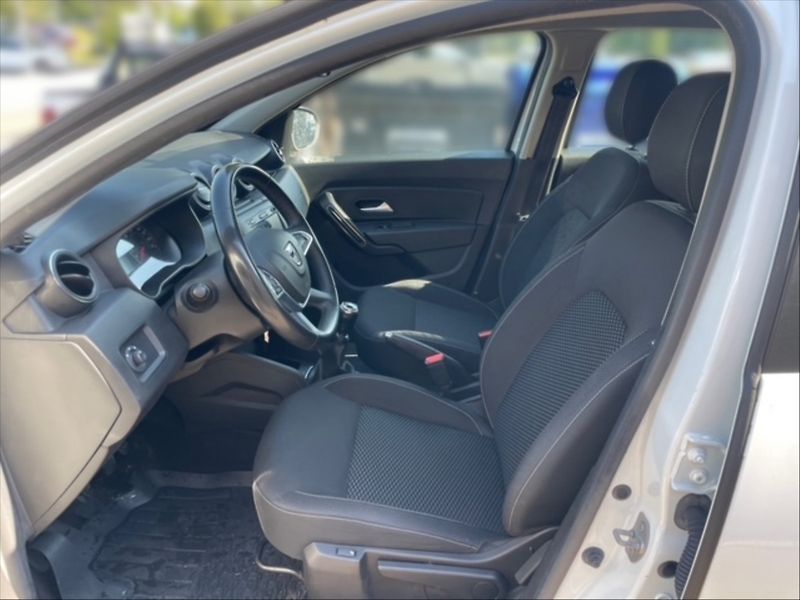 Dacia Duster 1,5 BdCi 115 Comfort 4x4 - fotka 7 z 11