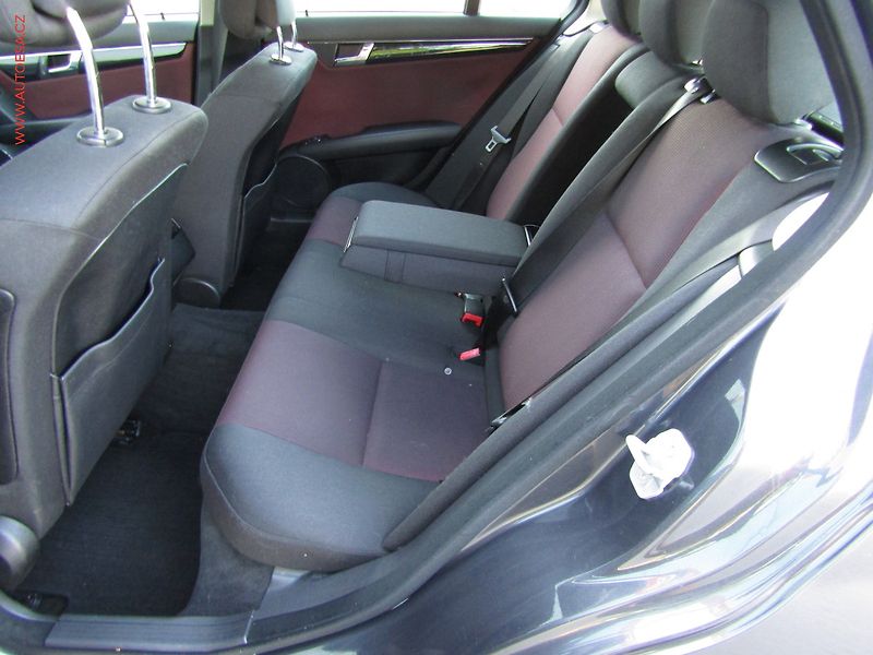 Mercedes-Benz Třídy C (2009) 2.2. CDi C 200 CDi, AC - fotka 10 z 17