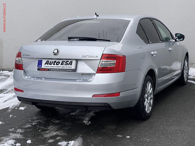 Škoda Octavia (2014) 1.6 TDi, ČR, AC, výhřev sed - fotka 4 z 17