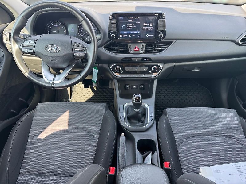 Hyundai i30 (2022) COMFORT 1.5i 80kW CZ DPH - fotka 9 z 11