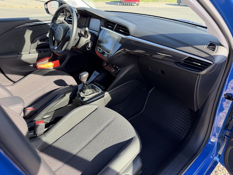 Opel Corsa 1,2T/74kW - Elegance - fotka 51 z 67