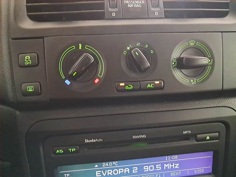 Škoda Fabia (2011) Ambiente 1.2 TSI, Eko.zaplacen - fotka 13 z 15