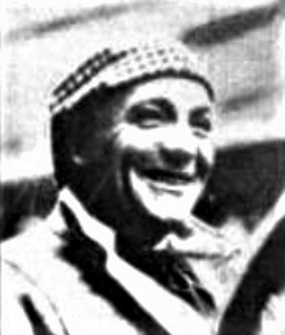 Vítěz prvního závodu a držitel prvního rychlostního rekordu na Bonneville Salt Flats, závodní jezdec Teddy Tetzlaff., zdroj: Wikimedia Commons, neznámý autor, volné dílo