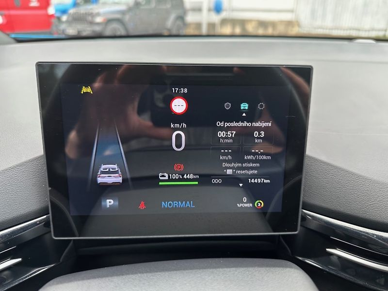 MG MG4 (2023) Electric Elegance (64 kWh) - fotka 21 z 37