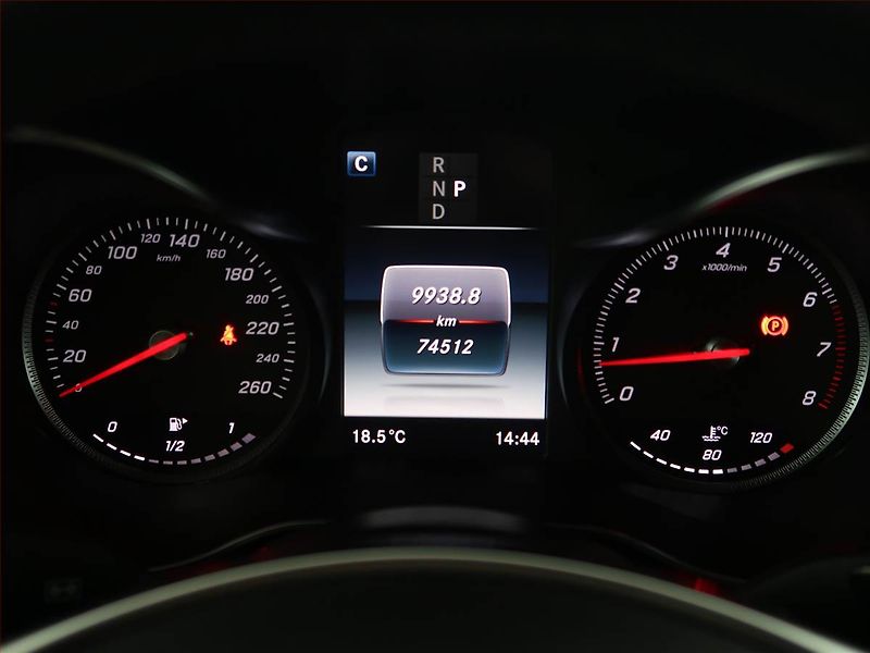 Mercedes-Benz GLC (2018) AMG line 250 - fotka 11 z 25