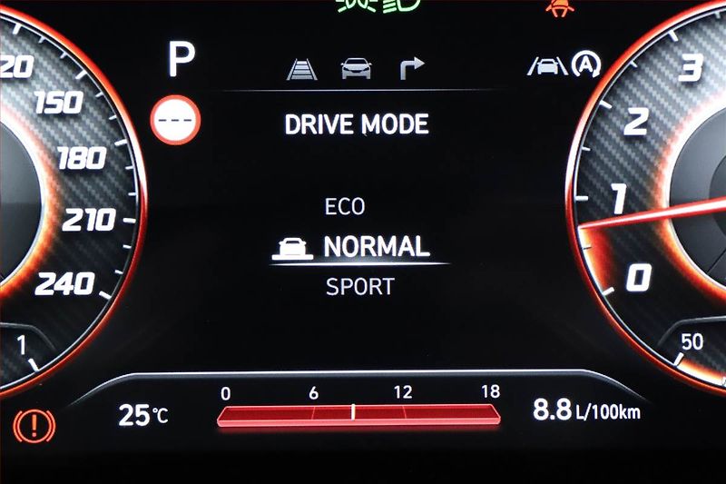 Hyundai i30 (2025) 1.5 T-GDI MHEV 48V, N-LINE - fotka 11 z 21