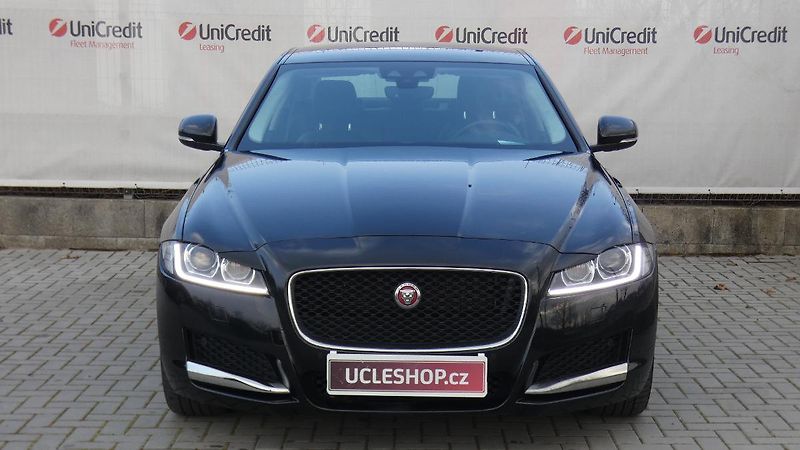 Jaguar XF 20d AWD Prestige - fotka 2 z 23