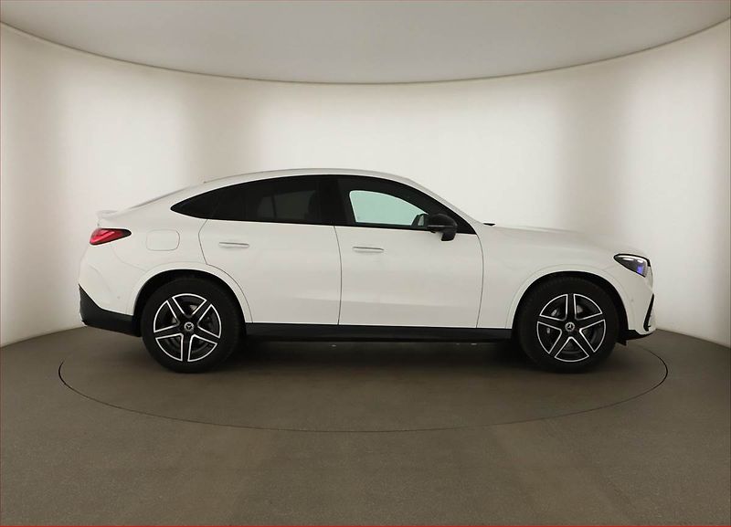 Mercedes-Benz GLC (2023) 220 d 4MATIC, 360°, ACC - fotka 6 z 20