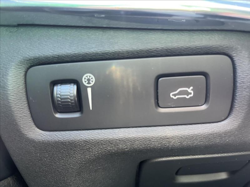 Volvo V90 2,0 B4 145KW CROSS COUNTRY DPH - fotka 25 z 43