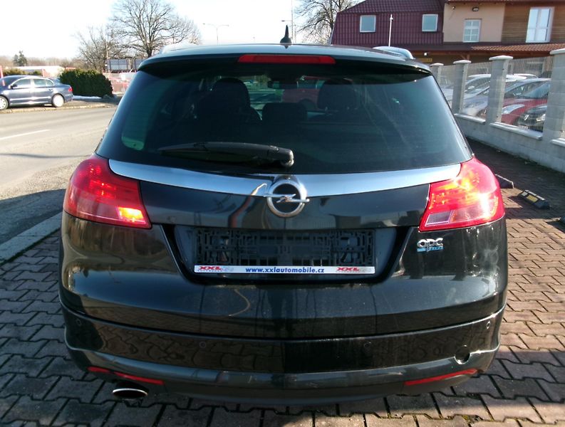 Opel Insignia (2010) 2.0 CDTi - ZADÁNO - fotka 7 z 31