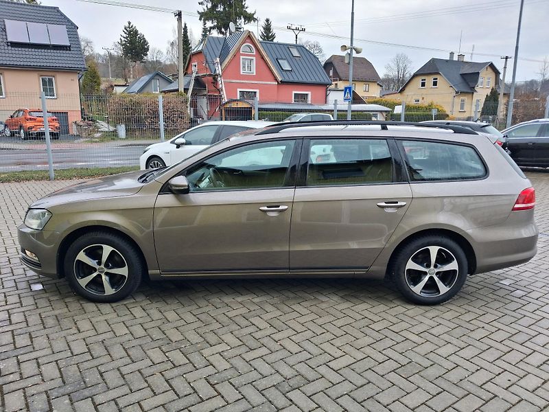 Volkswagen Passat (2011) 1,4TSi NAVI VYHŘ.SED, 2x KOLA - fotka 4 z 38
