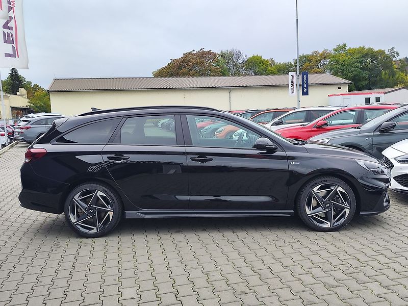 Hyundai i30 1.5 T-GDI/103kW N-Line DCT - fotka 4 z 34