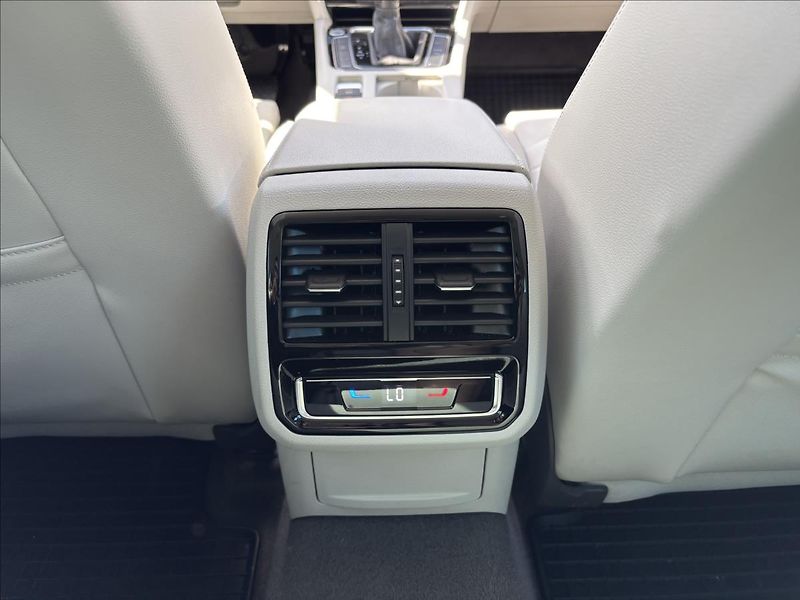 Volkswagen Passat 2,0 TDI 147kW 4MOT DSG - fotka 15 z 31