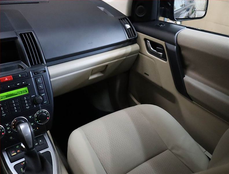 Land Rover Freelander (2011) 2.2 SD4, 4X4, Automat - fotka 8 z 19