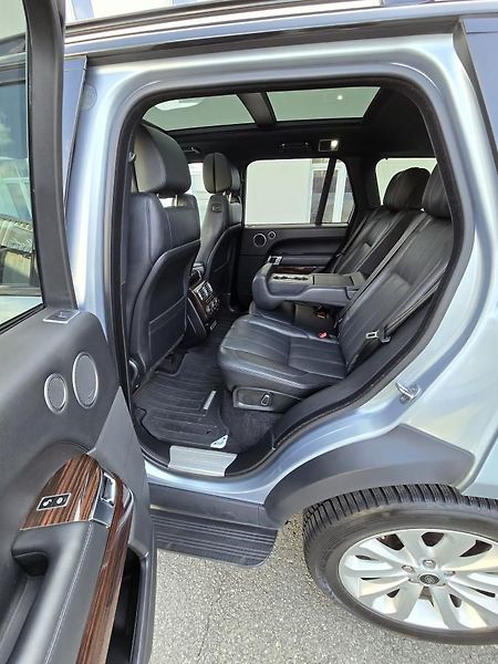 Land Rover Range Rover VOGUE 4,4 V8 250kW 4x4 TAŽNÉ - fotka 45 z 61